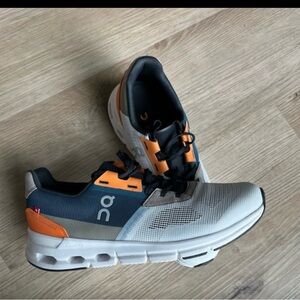 ON Running Cloudrift
Ivory Storm Shoe Size Women’s 8